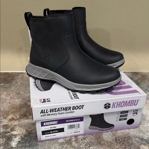 Khombu Women's Black and Gray Winter Boots